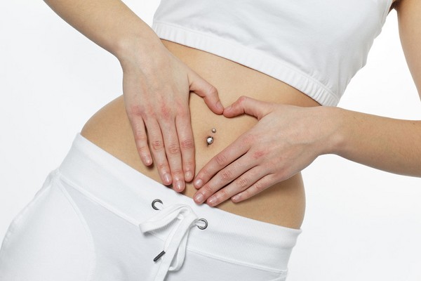 Pierce the navel? We weigh all the pros and cons