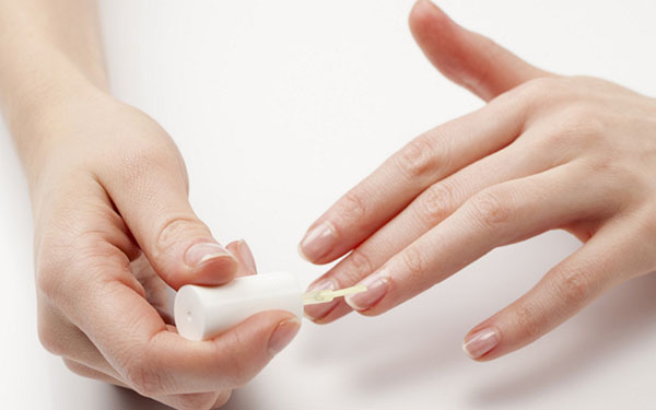 Five frequent nail problems: causes and solutions