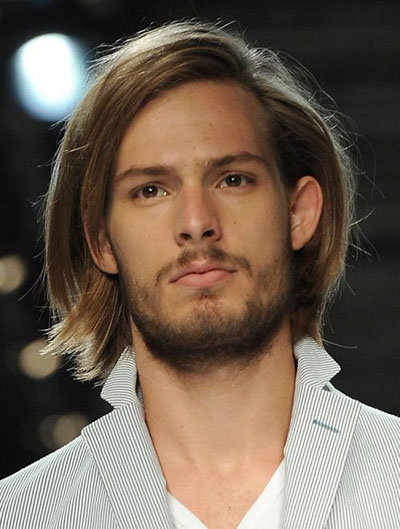 Direct or lateral parting again becomes relevant Excellent hairstyle for those who like to tinker with their hair