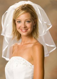 Wedding hairstyles with short veil Wedding hairstyles with short veil