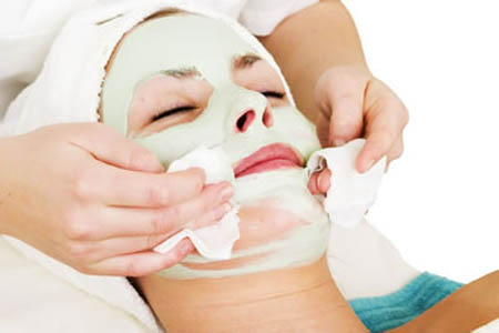 Winter facial treatment: Nourishing mask for dry, fading skin at home