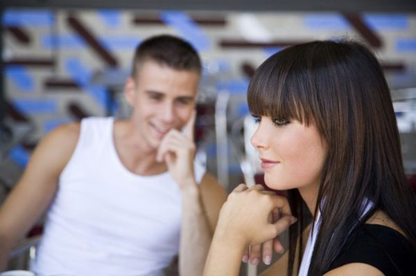 7 poses and gestures that function without fail on men