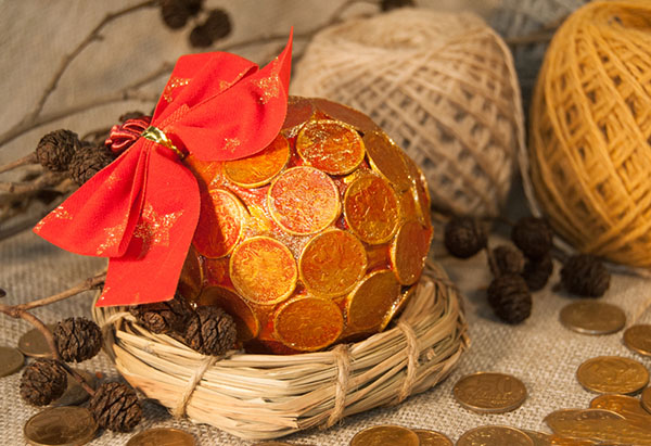 Amulets for attracting the energy of money with their own hands on special magical rites