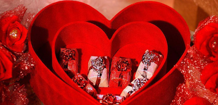 What to give a girl for Valentine's Day: ideas for gifts
