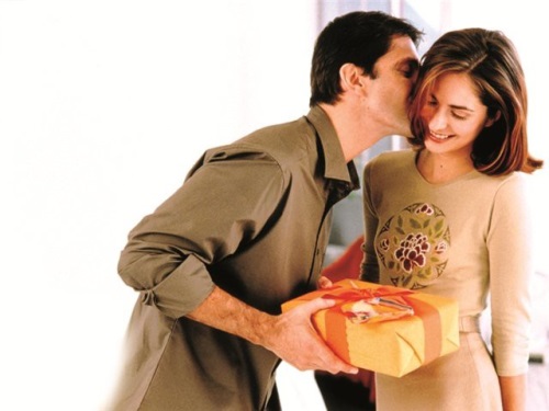 What to give to his wife for the New Year