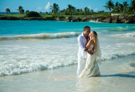 Choose where to spend a honeymoon - in Russia or abroad?