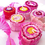 Garlands of paper with your own hands