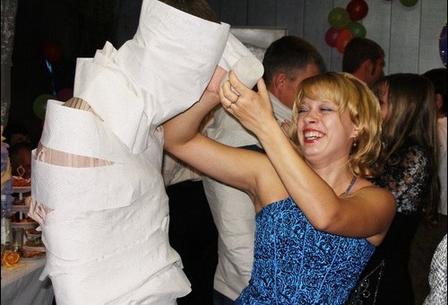 Fun games and contests for the wedding
