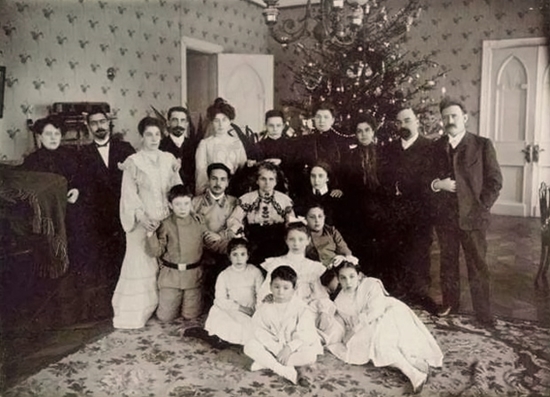 The history of decorating the New Year tree