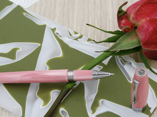 Exquisite gift: Montegrappa pens with exclusive design