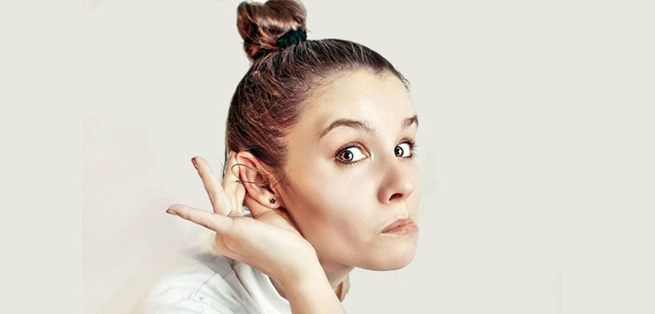 What burns the right ear