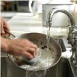 How to clean a pan