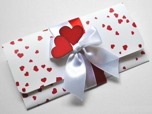 How to donate money for a wedding in an envelope