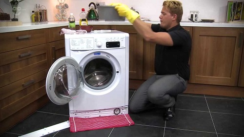 How to clean a washing machine