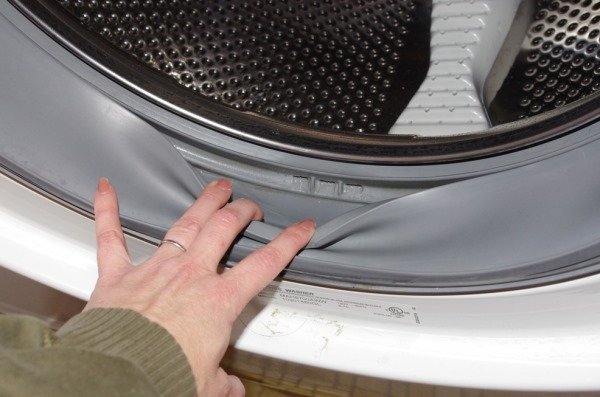 How to clean a washing machine