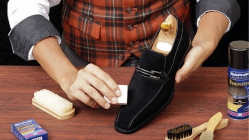 How to clean suede shoes at home