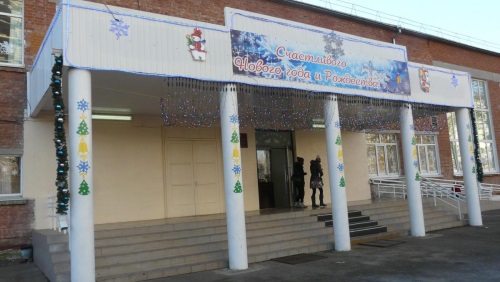 How to decorate a school for the New Year