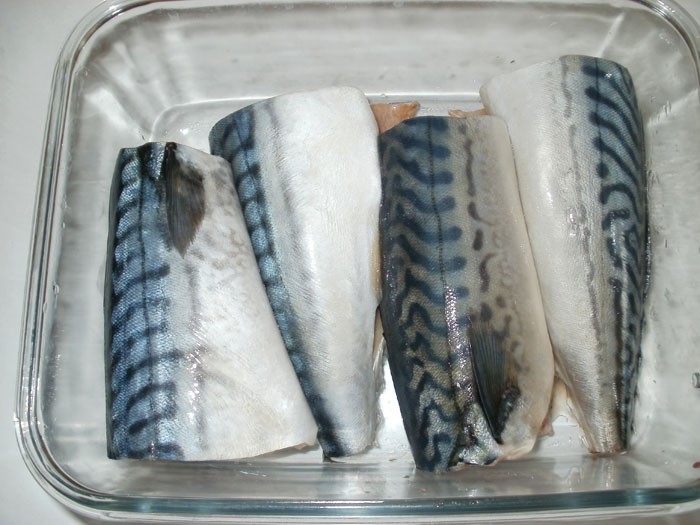 How to pick up mackerel?