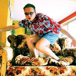 CouchSurfing: we travel on sofas CouchSurfing: we travel on sofas