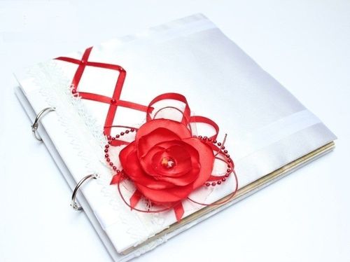 The book of wishes for the wedding with their own hands