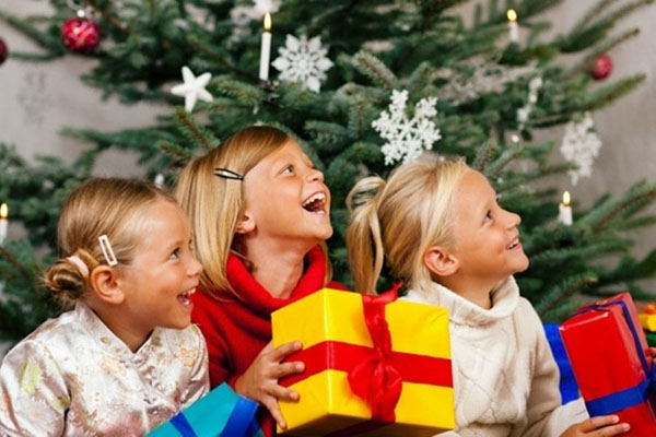 Contests for the New Year 2017 Rooster: games and entertainment for the family, big company, corporate, kindergarten and school