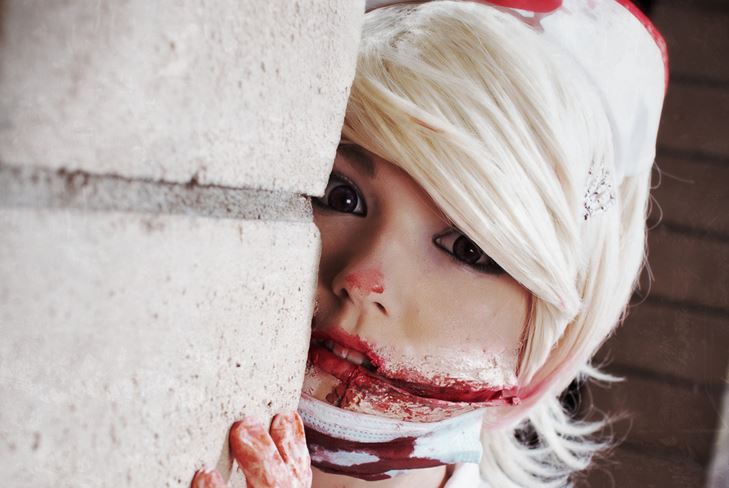 Nurse costume on Halloween with your own hands: photo how to draw