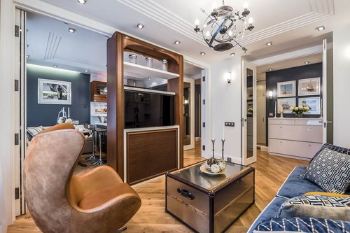 Kitchen with porthole