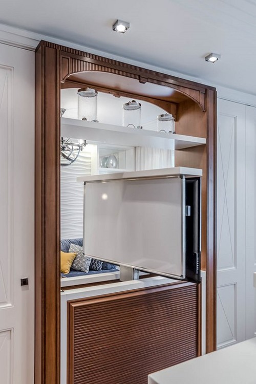Kitchen with porthole