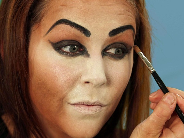 Scary makeup for Halloween with your own hands for girls and girls