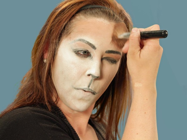Scary makeup for Halloween with your own hands for girls and girls