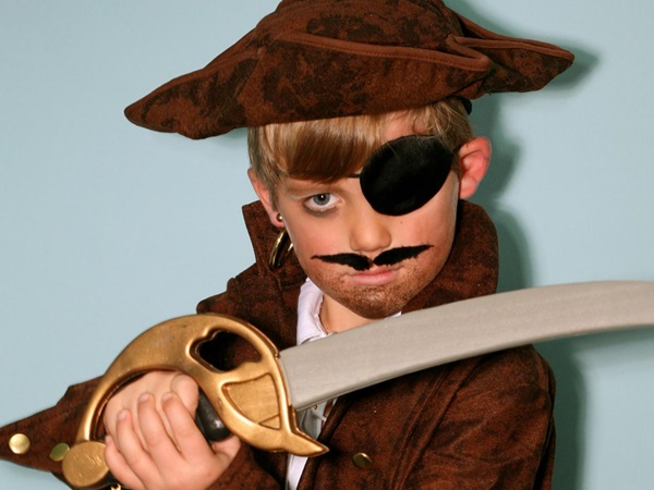 Scary makeup for Halloween with your own hands for girls and girls