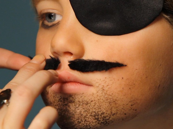 Scary makeup for Halloween with your own hands for girls and girls