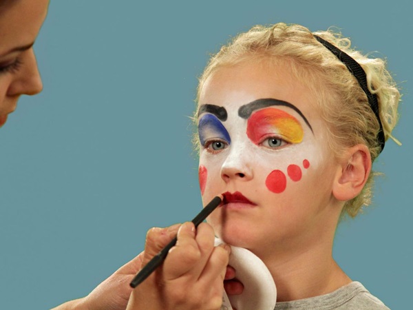 Scary makeup for Halloween with your own hands for girls and girls