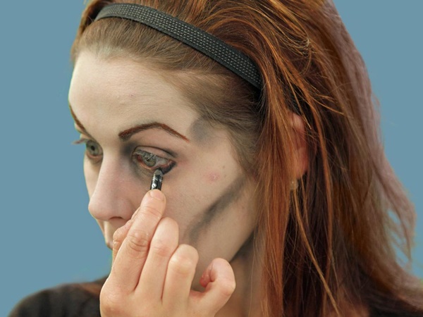 Scary makeup for Halloween with your own hands for girls and girls