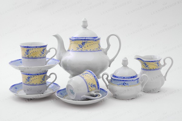 What should I look for when choosing a tea set?