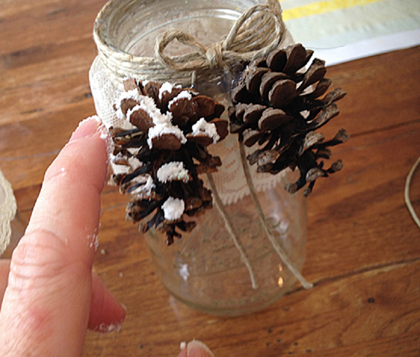 New Year's decorations with their own hands for the house - from paper and materials, master classes with photos and videos