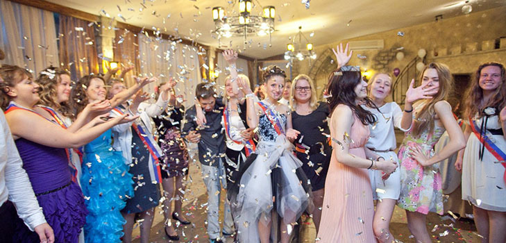 Parent word of parents at the prom in grade 11