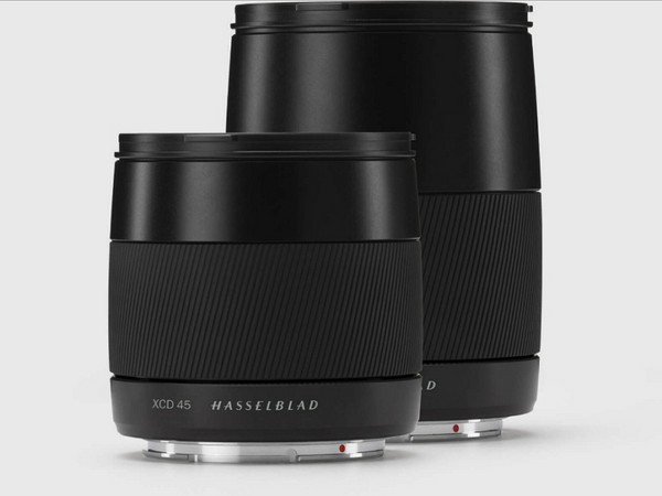 The first among the best: compact camera Hasselblad X1D