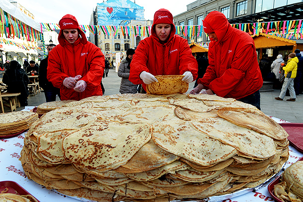 Songs on Pancake Day: texts of Russian folk oil songs