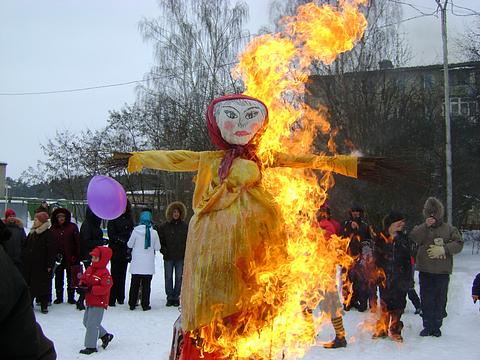 Songs on Pancake Day: texts of Russian folk oil songs