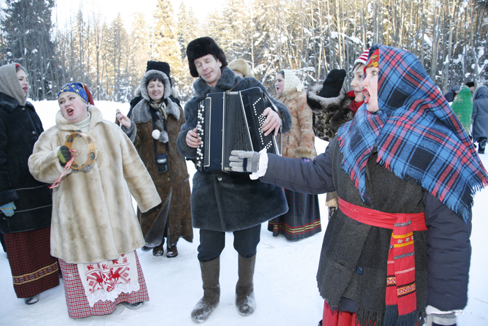 Songs on Pancake Day: texts of Russian folk oil songs