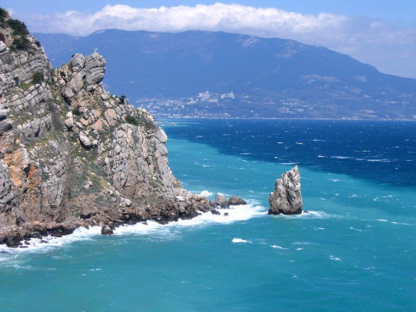 The weather in the Crimea in August 2016 is forecasted by the hydrometeorological center, the average temperature of water and air in the Crimea in August and reviews of the guests of the peninsula