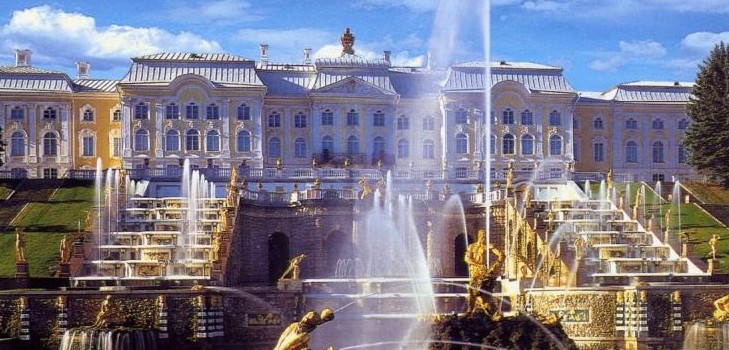 The weather in St. Petersburg in August 2016 is predicted by the hydrometeorological center. What is the weather like in St. Petersburg in August?