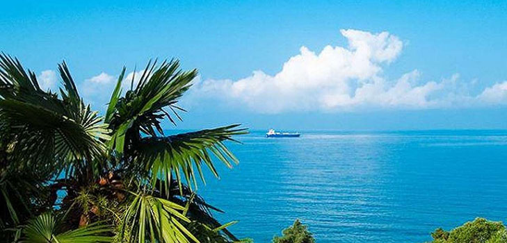 The weather in Sochi in September 2016 is forecasted by the hydrometeorological center and according to the reviews of tourists, the temperature of water and air in Sochi in September