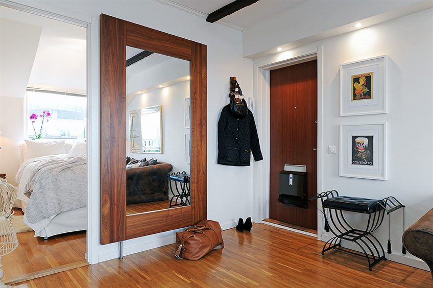 Mirror in the hallway
