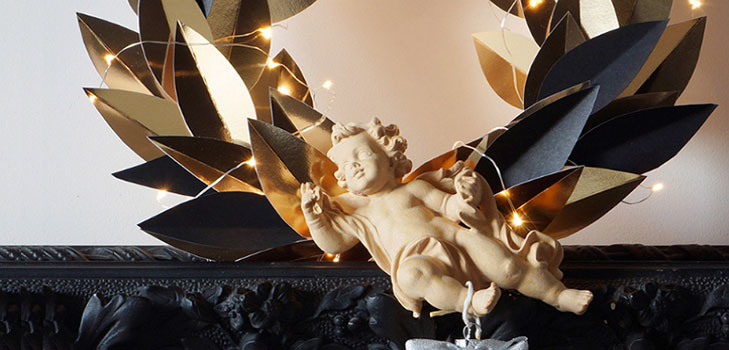 Christmas wreath: a beautiful gift with your own hands