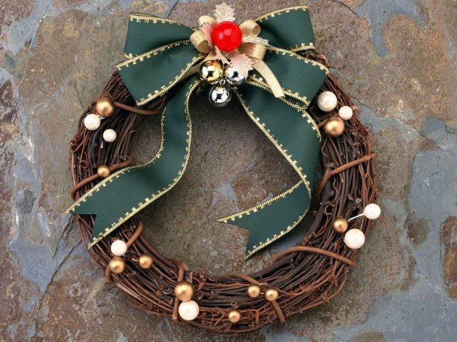 Christmas wreath with own hands