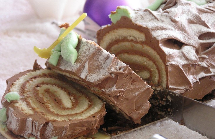 Christmas bush Bush Noël: a recipe with a photo. How to cook a New Year's log of Bush de Noel, recipe step by step