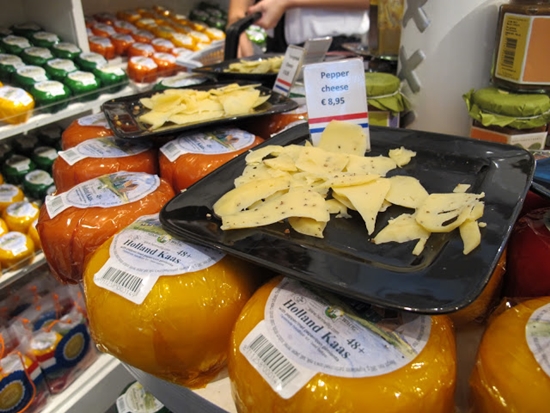 With the world in a thread: what to bring from Holland