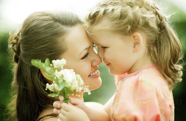 Sms with Mother's Day - short, funny, in verse and prose. Congratulatory messages to mom, sister, girlfriend, mother-in-law, familiar women